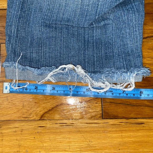 LAST CHANCE - Abercrombie & Fitch Jean Shorts size 2 - Picture 6 of 7